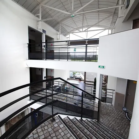 Kyriad Direct Clermont Ferrand Nord غيرزا