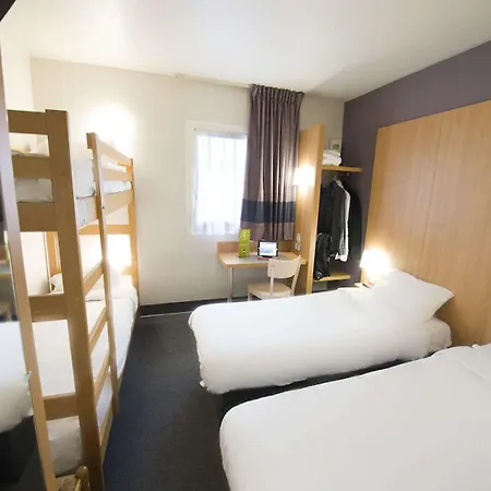 ホテル Kyriad Direct Clermont Ferrand Nord 2*