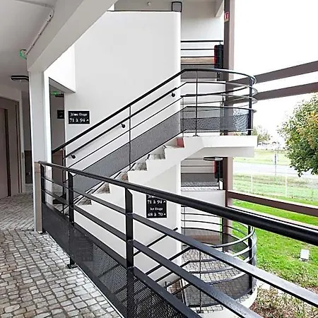 Kyriad Direct Clermont Ferrand Nord ジェルザ