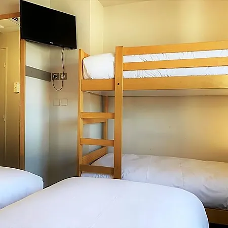 Kyriad Direct Clermont Ferrand Nord ホテル